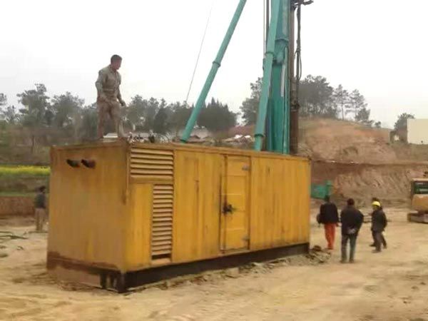 召陵如何判断水冷式机油散热器密封件是否需要更换？